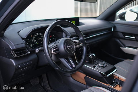 Mazda MX-30 e-SkyActiv 145 Luxury 36 kWh | Trekhaak | Camera | Adaptive | NL auto NAP | rijklaarprijs |