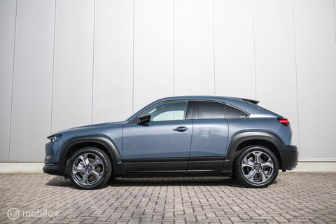 Mazda MX-30 e-SkyActiv 145 Luxury 36 kWh | Trekhaak | Camera | Adaptive | NL auto NAP | rijklaarprijs |