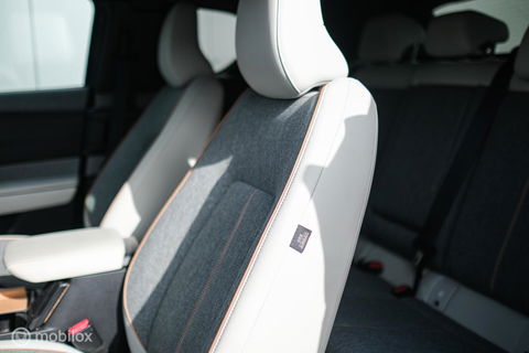 Mazda MX-30 e-SkyActiv 145 Luxury 36 kWh | Trekhaak | Camera | Adaptive | NL auto NAP | rijklaarprijs |