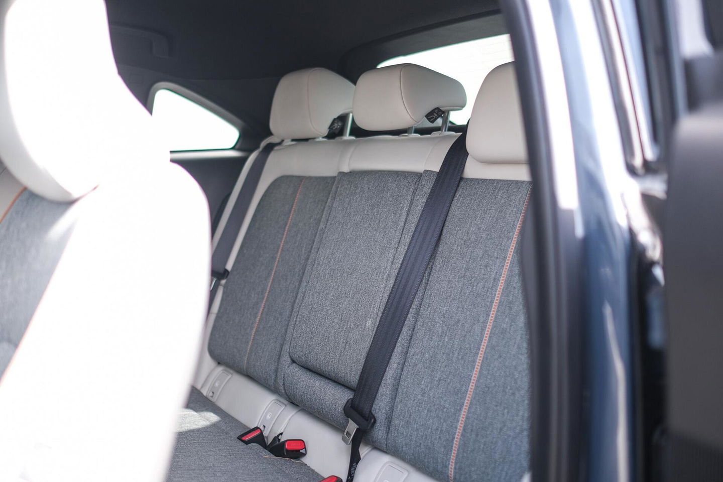 Mazda MX-30 e-SkyActiv 145 Luxury 36 kWh | Trekhaak | Camera | Adaptive | NL auto NAP | rijklaarprijs |