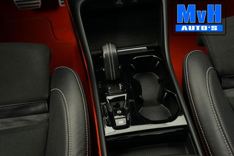 Volvo XC40 1.5 T5 Recharge R-Design|UNIEK!|PANO|STOEL/STUUR.VERW