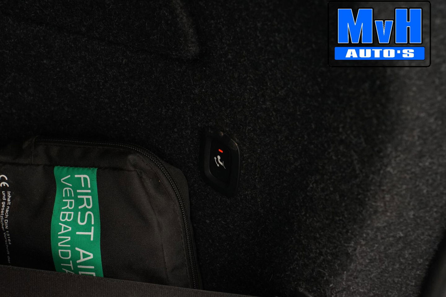 Volvo XC40 1.5 T5 Recharge R-Design|UNIEK!|PANO|STOEL/STUUR.VERW