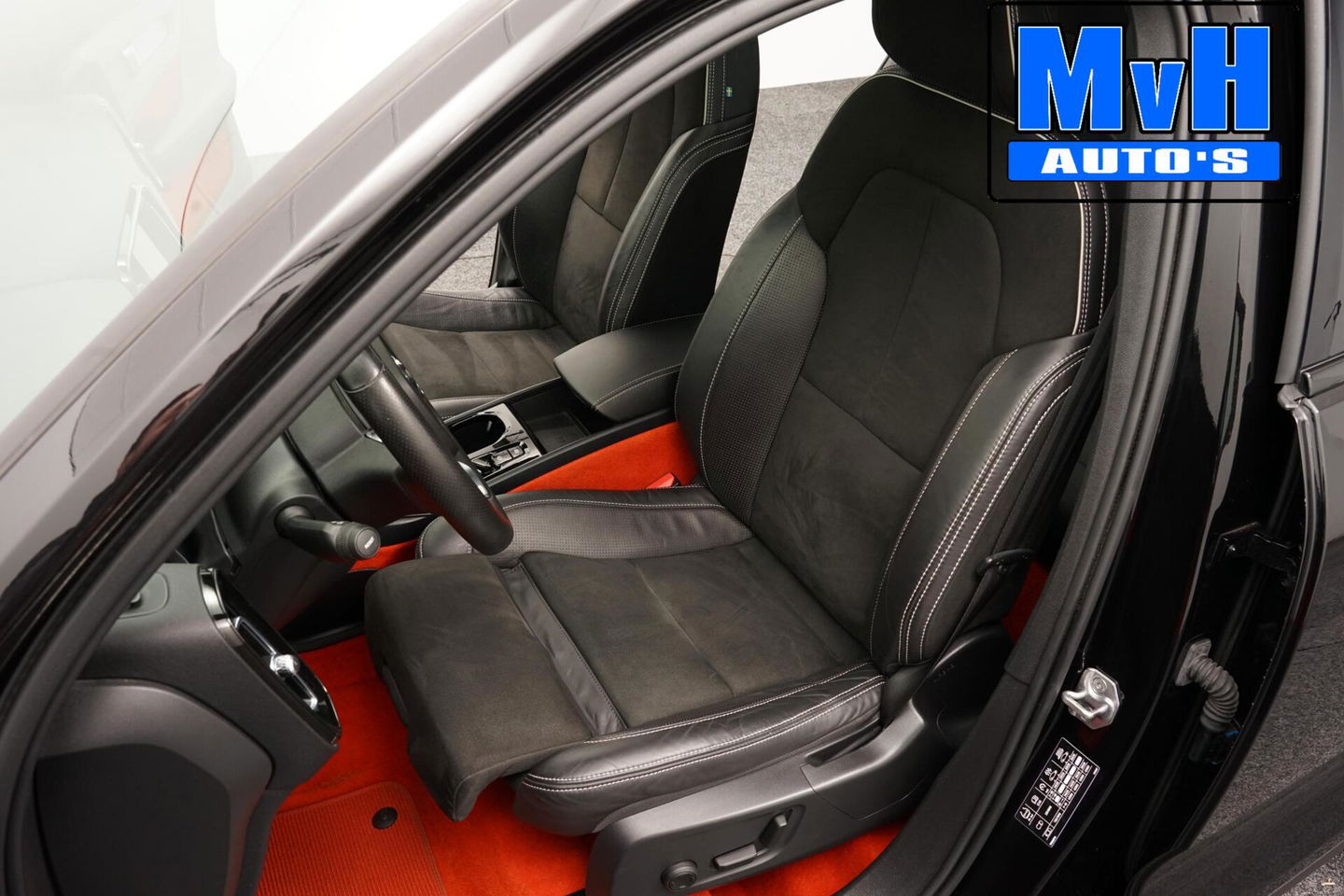 Volvo XC40 1.5 T5 Recharge R-Design|UNIEK!|PANO|STOEL/STUUR.VERW