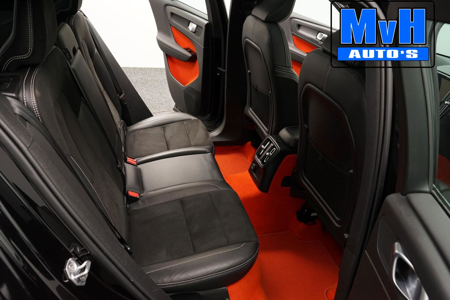 Volvo XC40 1.5 T5 Recharge R-Design|UNIEK!|PANO|STOEL/STUUR.VERW