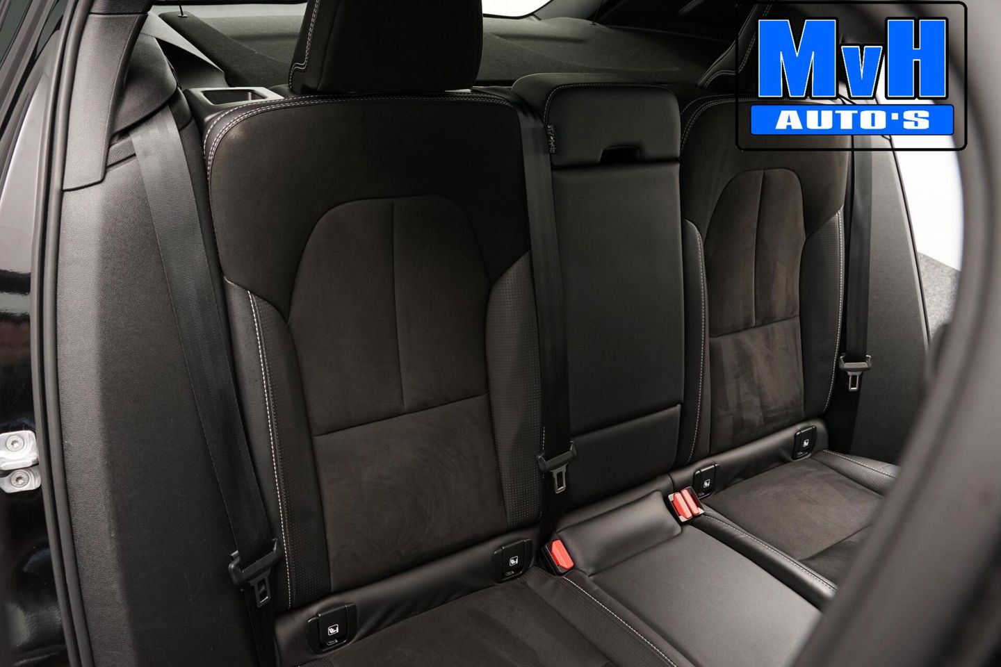 Volvo XC40 1.5 T5 Recharge R-Design|UNIEK!|PANO|STOEL/STUUR.VERW