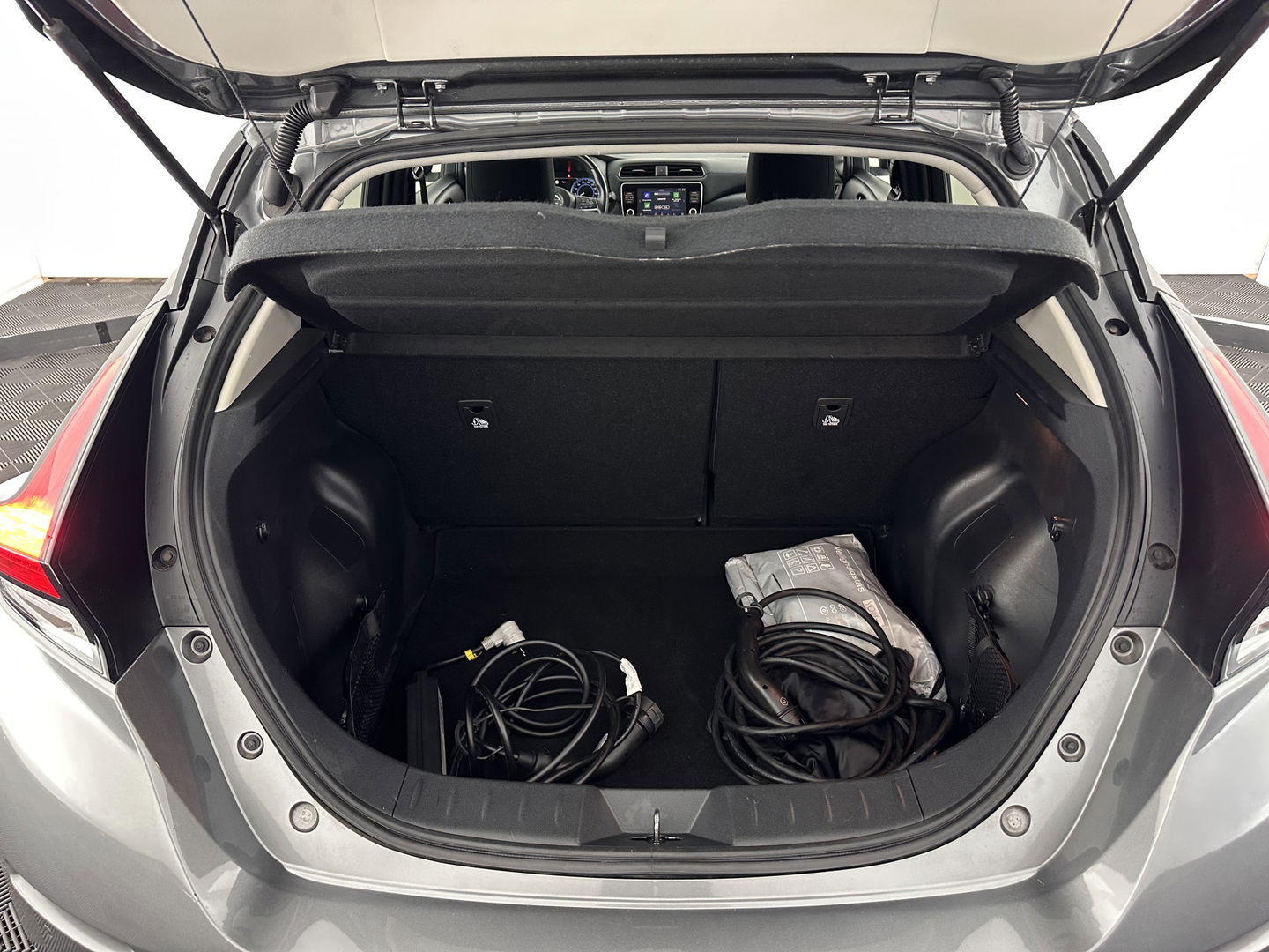 Nissan Leaf N-Connecta 40 kWh {SOH-90%} Aut. *HEATPUMP | ADAPTIVE-CRUISE | NAVI-FULLMAP | TOPVIEW | KEYLESS | BLINDSPOT |  DIGI-COCKPIT | HEATED-COMFORTSEATS | DAB | PRIVACYGLASS | ECC | PDC | CARPLAY | 17"ALU*