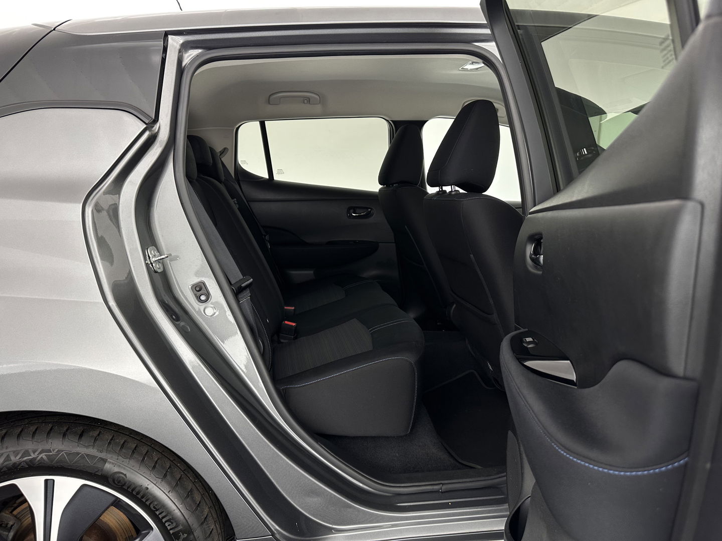 Nissan Leaf N-Connecta 40 kWh {SOH-90%} Aut. *HEATPUMP | ADAPTIVE-CRUISE | NAVI-FULLMAP | TOPVIEW | KEYLESS | BLINDSPOT |  DIGI-COCKPIT | HEATED-COMFORTSEATS | DAB | PRIVACYGLASS | ECC | PDC | CARPLAY | 17"ALU*