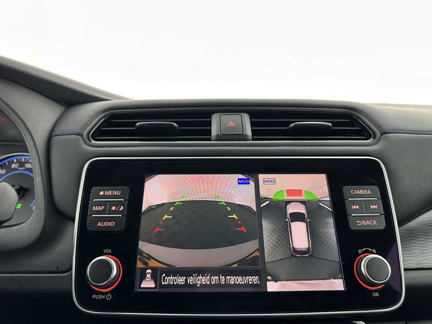 Nissan Leaf N-Connecta 40 kWh {SOH-90%} Aut. *HEATPUMP | ADAPTIVE-CRUISE | NAVI-FULLMAP | TOPVIEW | KEYLESS | BLINDSPOT |  DIGI-COCKPIT | HEATED-COMFORTSEATS | DAB | PRIVACYGLASS | ECC | PDC | CARPLAY | 17"ALU*