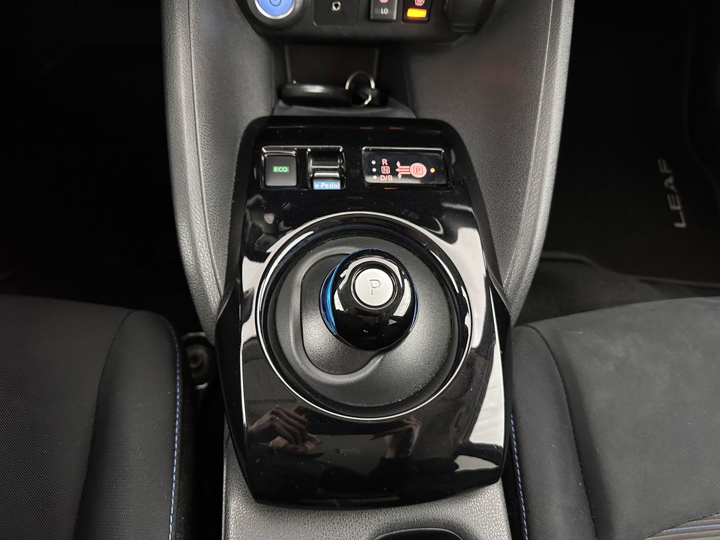 Nissan Leaf N-Connecta 40 kWh {SOH-90%} Aut. *HEATPUMP | ADAPTIVE-CRUISE | NAVI-FULLMAP | TOPVIEW | KEYLESS | BLINDSPOT |  DIGI-COCKPIT | HEATED-COMFORTSEATS | DAB | PRIVACYGLASS | ECC | PDC | CARPLAY | 17"ALU*