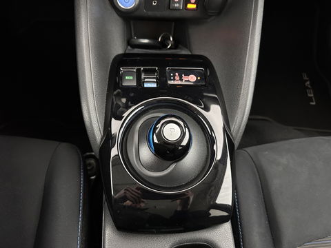 Nissan Leaf N-Connecta 40 kWh {SOH-90%} Aut. *HEATPUMP | ADAPTIVE-CRUISE | NAVI-FULLMAP | TOPVIEW | KEYLESS | BLINDSPOT |  DIGI-COCKPIT | HEATED-COMFORTSEATS | DAB | PRIVACYGLASS | ECC | PDC | CARPLAY | 17"ALU*