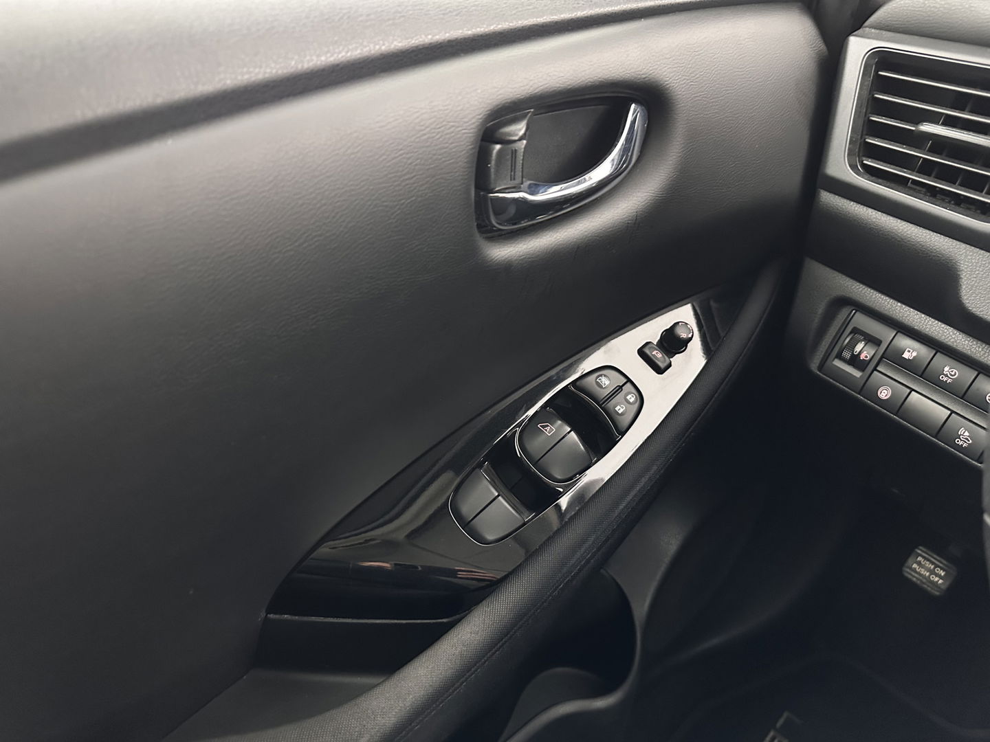 Nissan Leaf N-Connecta 40 kWh {SOH-90%} Aut. *HEATPUMP | ADAPTIVE-CRUISE | NAVI-FULLMAP | TOPVIEW | KEYLESS | BLINDSPOT |  DIGI-COCKPIT | HEATED-COMFORTSEATS | DAB | PRIVACYGLASS | ECC | PDC | CARPLAY | 17"ALU*