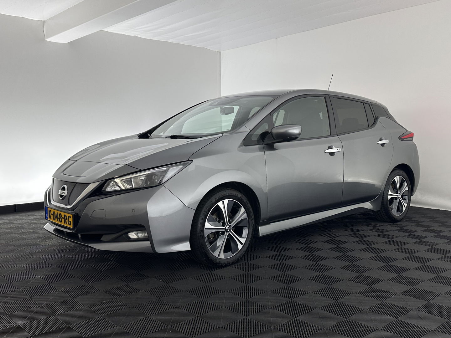 Nissan Leaf N-Connecta 40 kWh {SOH-90%} Aut. *HEATPUMP | ADAPTIVE-CRUISE | NAVI-FULLMAP | TOPVIEW | KEYLESS | BLINDSPOT |  DIGI-COCKPIT | HEATED-COMFORTSEATS | DAB | PRIVACYGLASS | ECC | PDC | CARPLAY | 17"ALU*