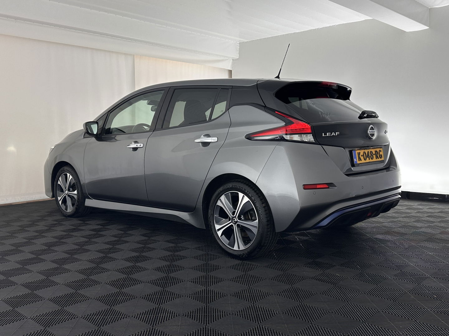 Nissan Leaf N-Connecta 40 kWh {SOH-90%} Aut. *HEATPUMP | ADAPTIVE-CRUISE | NAVI-FULLMAP | TOPVIEW | KEYLESS | BLINDSPOT |  DIGI-COCKPIT | HEATED-COMFORTSEATS | DAB | PRIVACYGLASS | ECC | PDC | CARPLAY | 17"ALU*