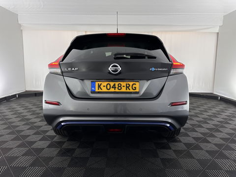 Nissan Leaf N-Connecta 40 kWh {SOH-90%} Aut. *HEATPUMP | ADAPTIVE-CRUISE | NAVI-FULLMAP | TOPVIEW | KEYLESS | BLINDSPOT |  DIGI-COCKPIT | HEATED-COMFORTSEATS | DAB | PRIVACYGLASS | ECC | PDC | CARPLAY | 17"ALU*