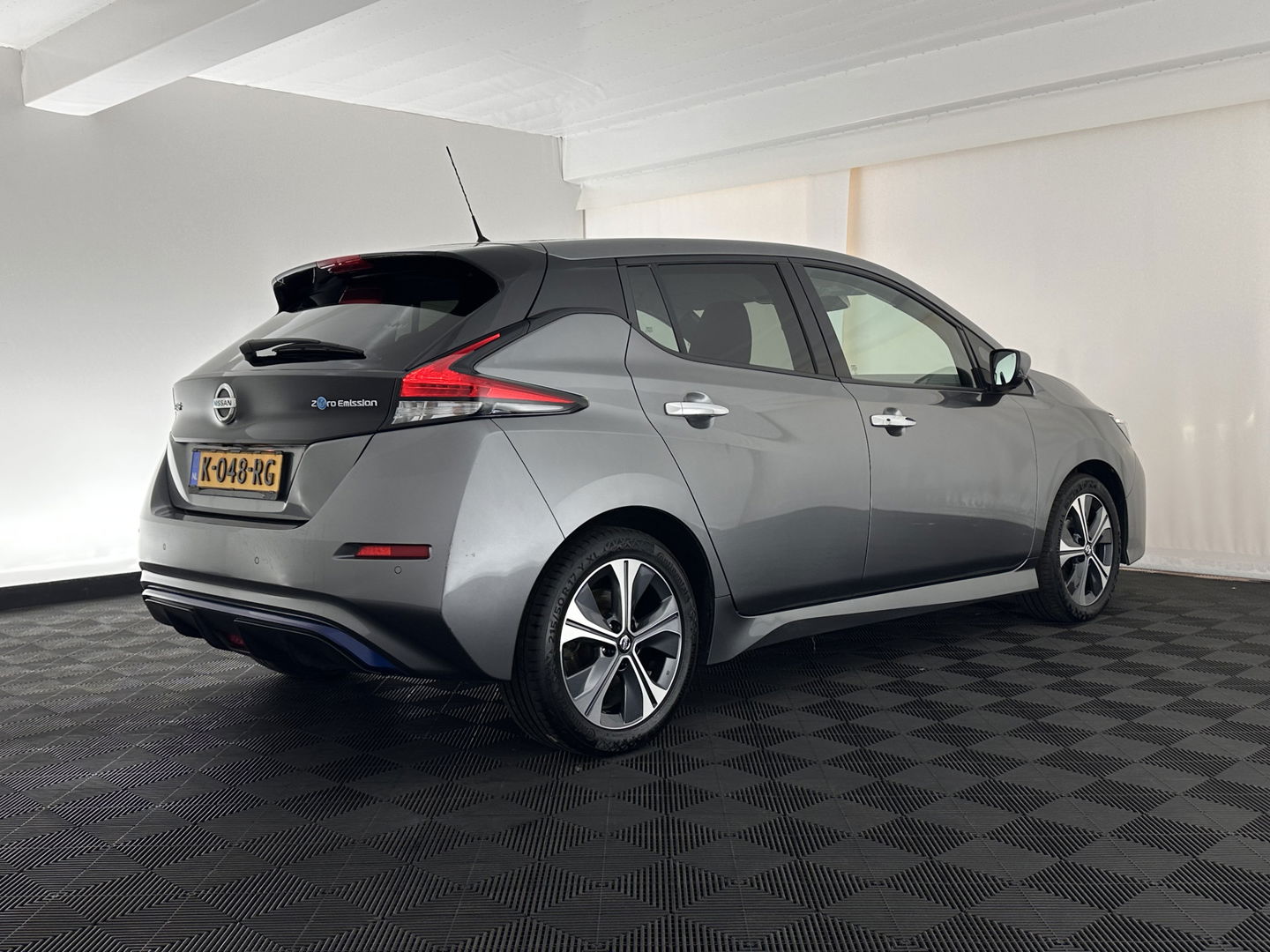 Nissan Leaf N-Connecta 40 kWh {SOH-90%} Aut. *HEATPUMP | ADAPTIVE-CRUISE | NAVI-FULLMAP | TOPVIEW | KEYLESS | BLINDSPOT |  DIGI-COCKPIT | HEATED-COMFORTSEATS | DAB | PRIVACYGLASS | ECC | PDC | CARPLAY | 17"ALU*