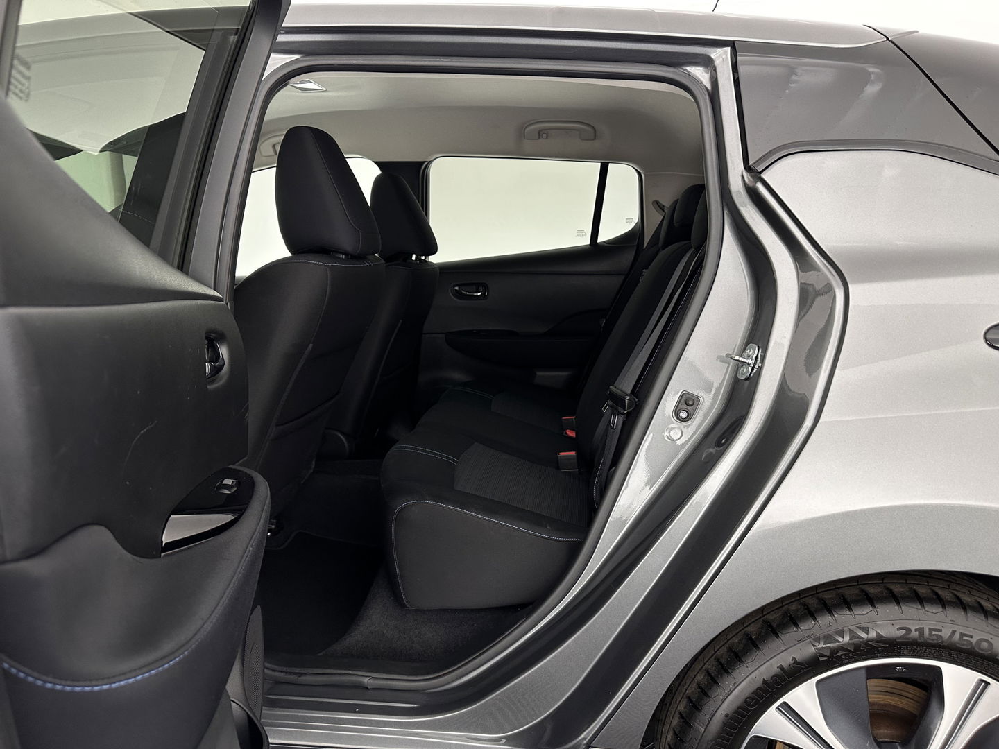 Nissan Leaf N-Connecta 40 kWh {SOH-90%} Aut. *HEATPUMP | ADAPTIVE-CRUISE | NAVI-FULLMAP | TOPVIEW | KEYLESS | BLINDSPOT |  DIGI-COCKPIT | HEATED-COMFORTSEATS | DAB | PRIVACYGLASS | ECC | PDC | CARPLAY | 17"ALU*