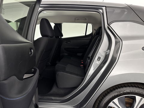 Nissan Leaf N-Connecta 40 kWh {SOH-90%} Aut. *HEATPUMP | ADAPTIVE-CRUISE | NAVI-FULLMAP | TOPVIEW | KEYLESS | BLINDSPOT |  DIGI-COCKPIT | HEATED-COMFORTSEATS | DAB | PRIVACYGLASS | ECC | PDC | CARPLAY | 17"ALU*