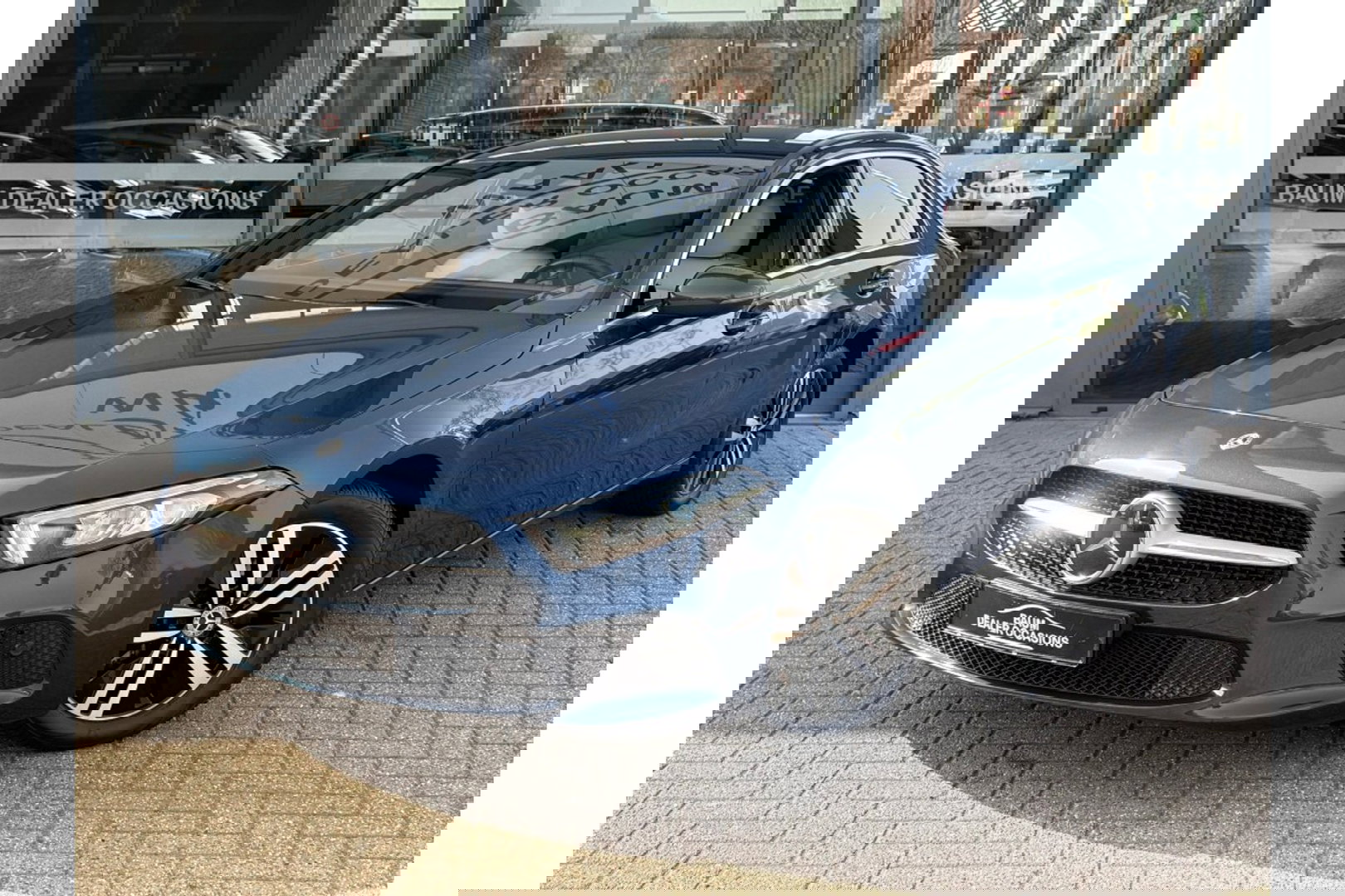 Mercedes-Benz A-Klasse 250e PREMIUM AUTOMAAT PHEV LEER NAVI PDC-CAMERA.