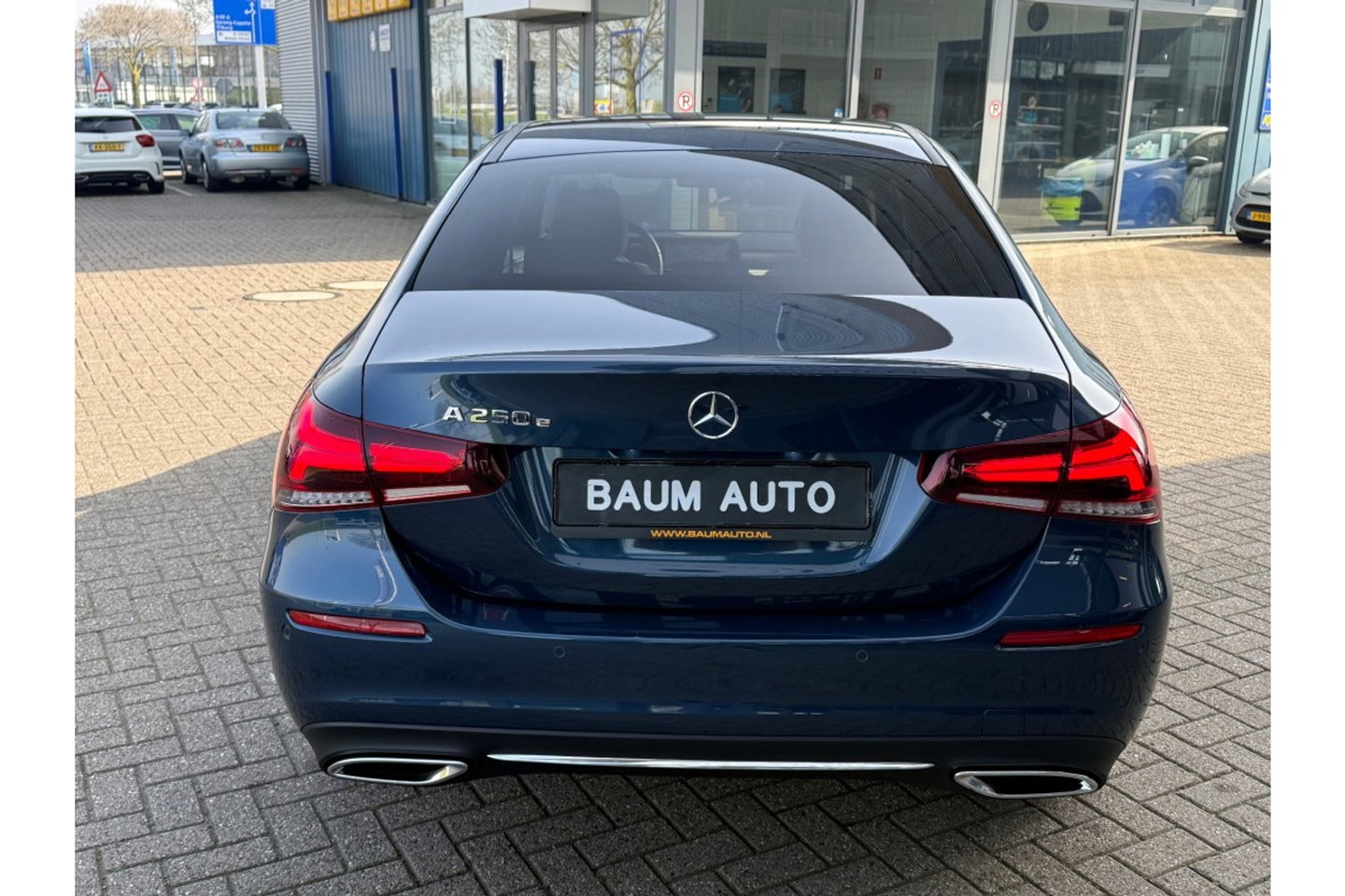Mercedes-Benz A-Klasse 250e PREMIUM AUTOMAAT PHEV LEER NAVI PDC-CAMERA.