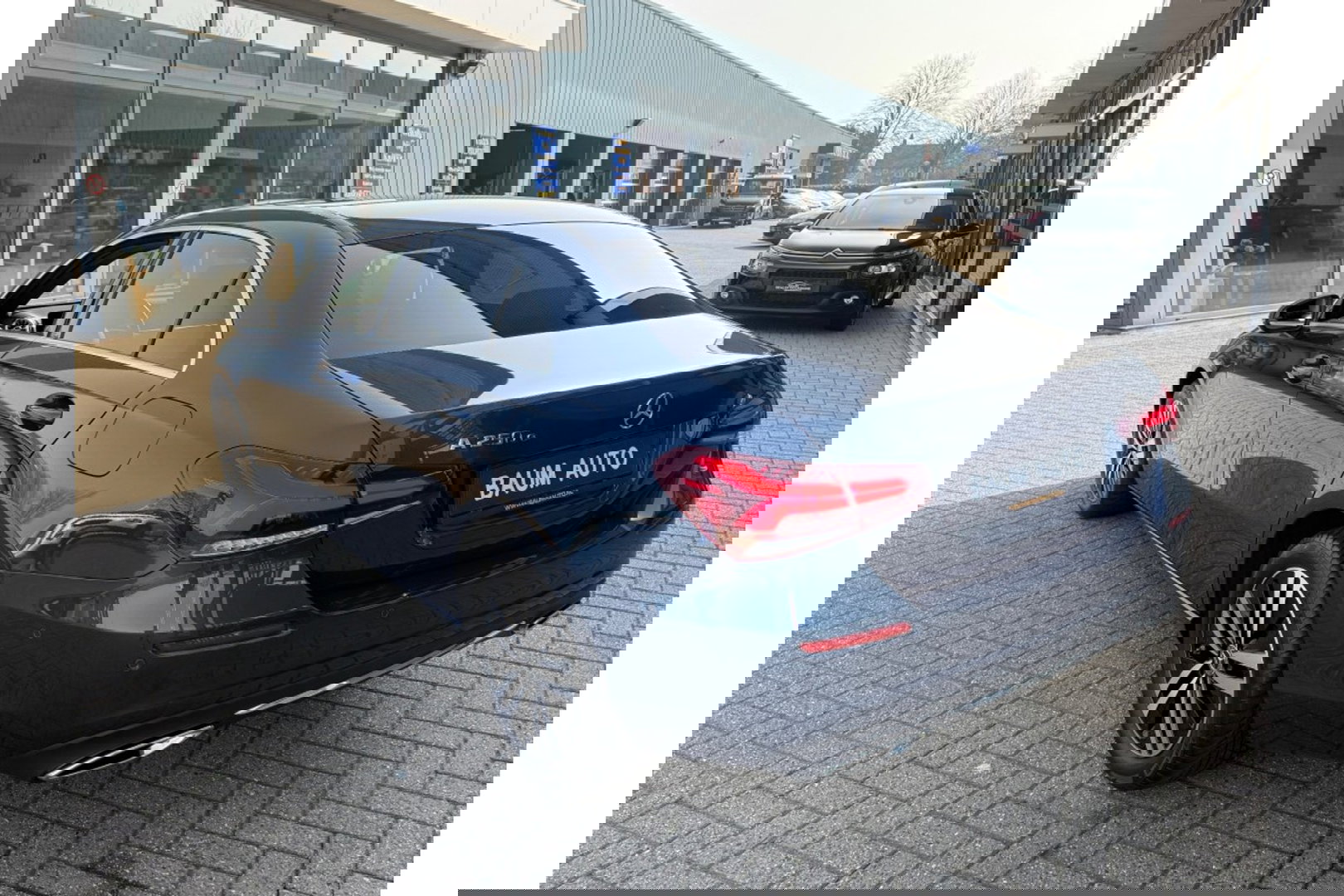 Mercedes-Benz A-Klasse 250e PREMIUM AUTOMAAT PHEV LEER NAVI PDC-CAMERA.