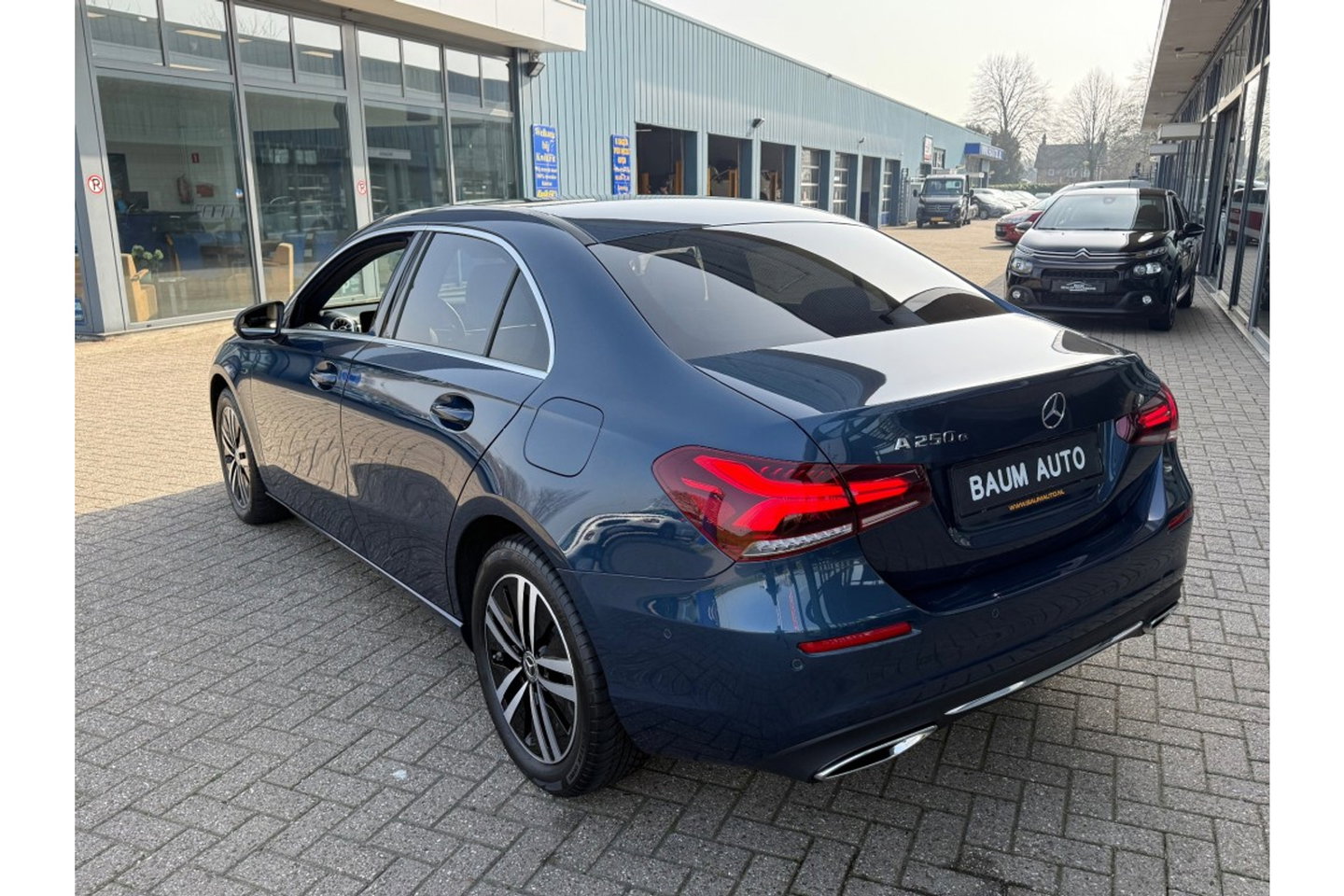 Mercedes-Benz A-Klasse 250e PREMIUM AUTOMAAT PHEV LEER NAVI PDC-CAMERA.