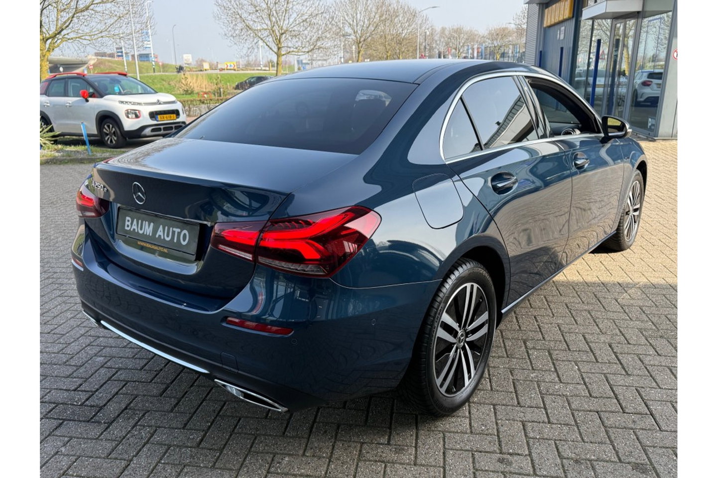 Mercedes-Benz A-Klasse 250e PREMIUM AUTOMAAT PHEV LEER NAVI PDC-CAMERA.