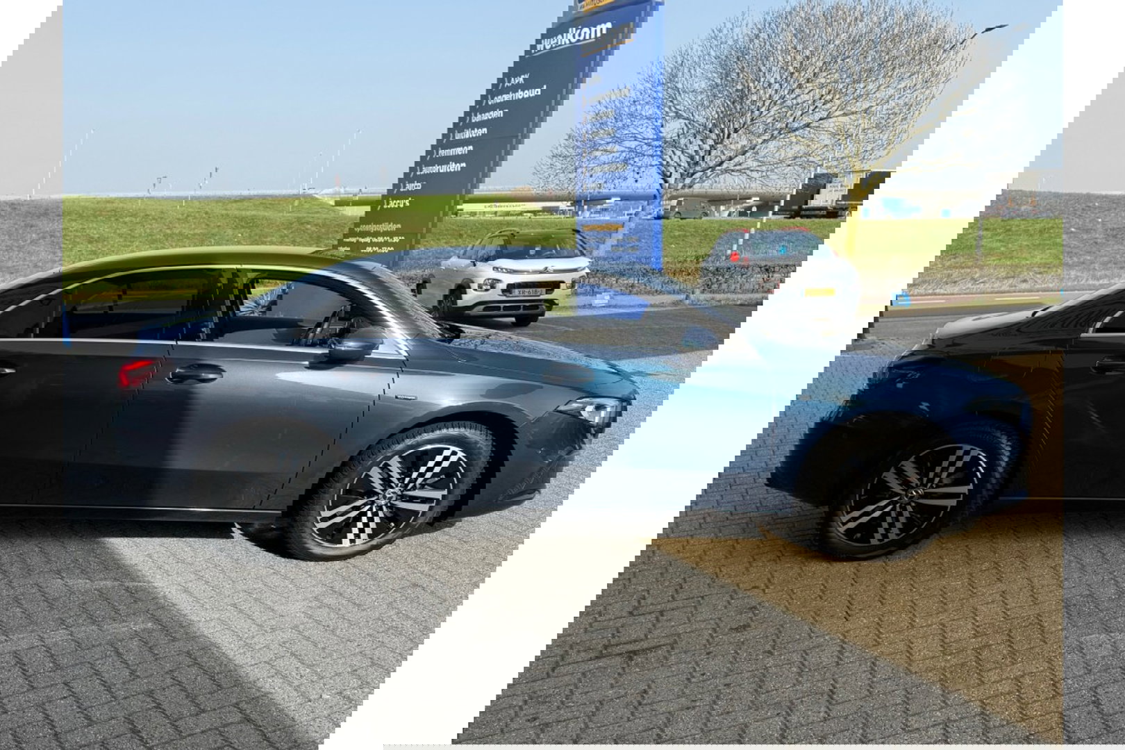 Mercedes-Benz A-Klasse 250e PREMIUM AUTOMAAT PHEV LEER NAVI PDC-CAMERA.