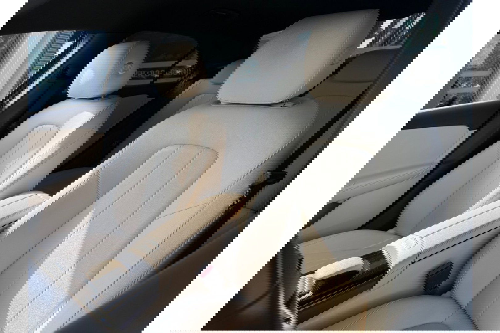 Mercedes-Benz A-Klasse 250e PREMIUM AUTOMAAT PHEV LEER NAVI PDC-CAMERA.