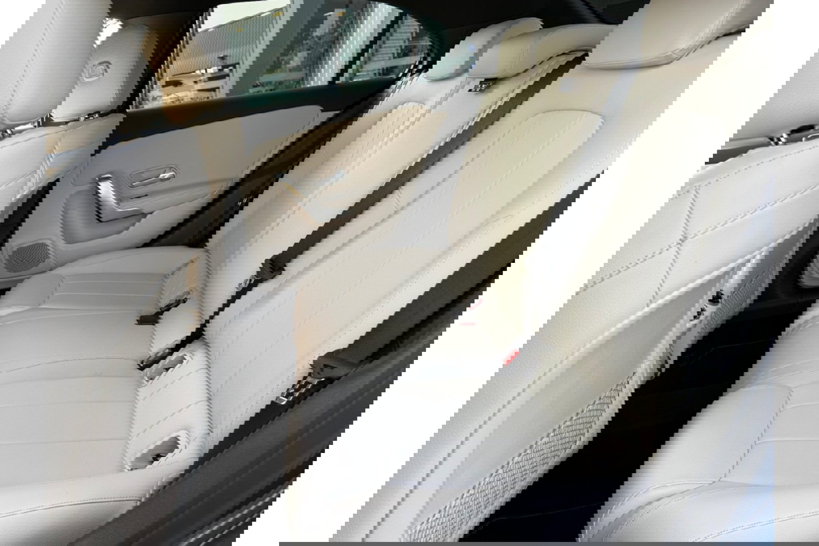 Mercedes-Benz A-Klasse 250e PREMIUM AUTOMAAT PHEV LEER NAVI PDC-CAMERA.