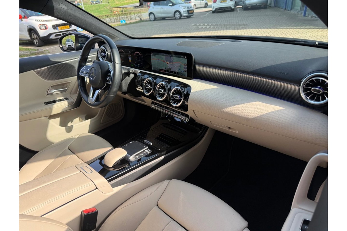 Mercedes-Benz A-Klasse 250e PREMIUM AUTOMAAT PHEV LEER NAVI PDC-CAMERA.