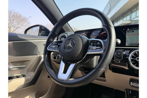 Mercedes-Benz A-Klasse 250e PREMIUM AUTOMAAT PHEV LEER NAVI PDC-CAMERA.
