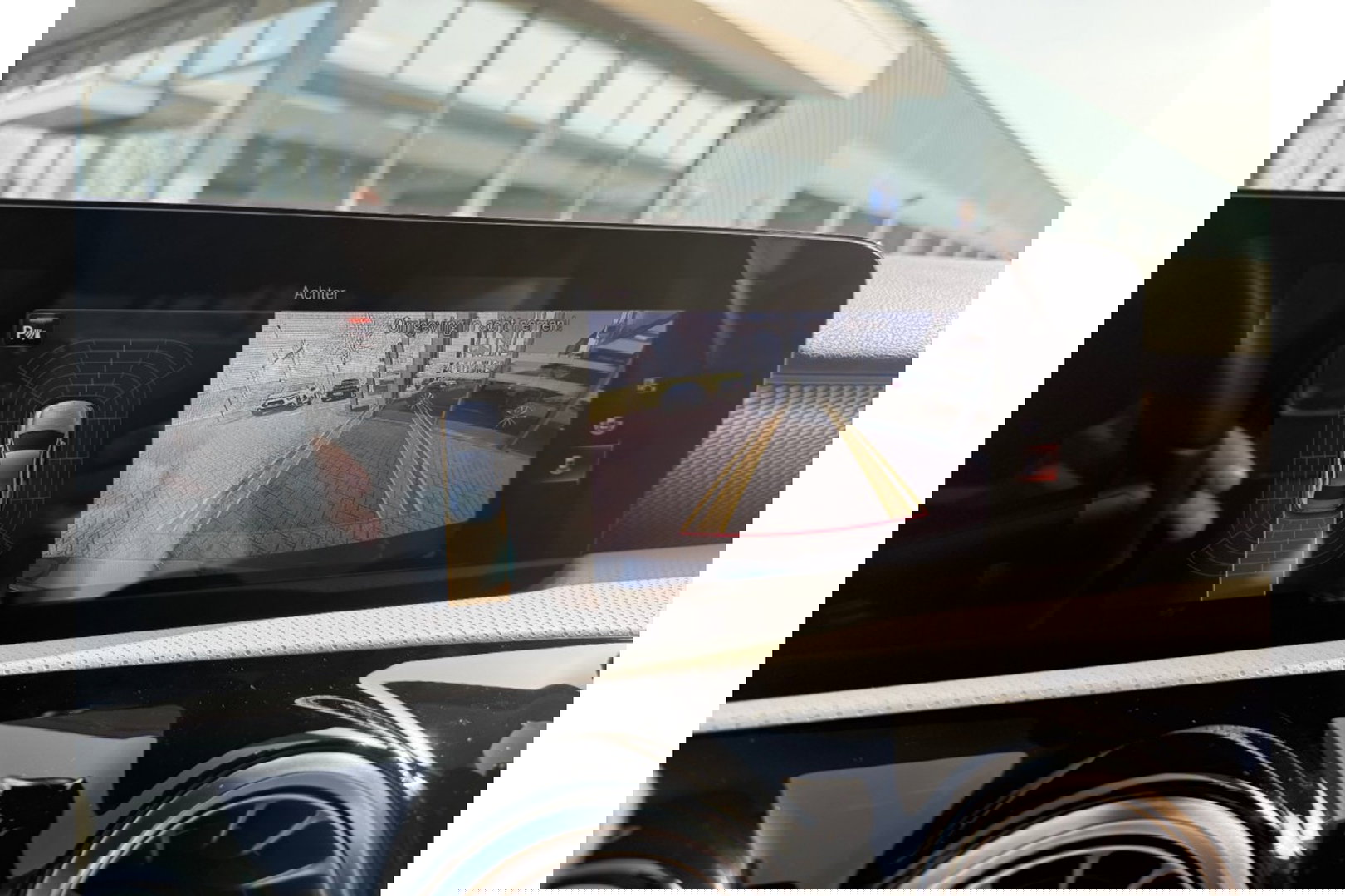 Mercedes-Benz A-Klasse 250e PREMIUM AUTOMAAT PHEV LEER NAVI PDC-CAMERA.