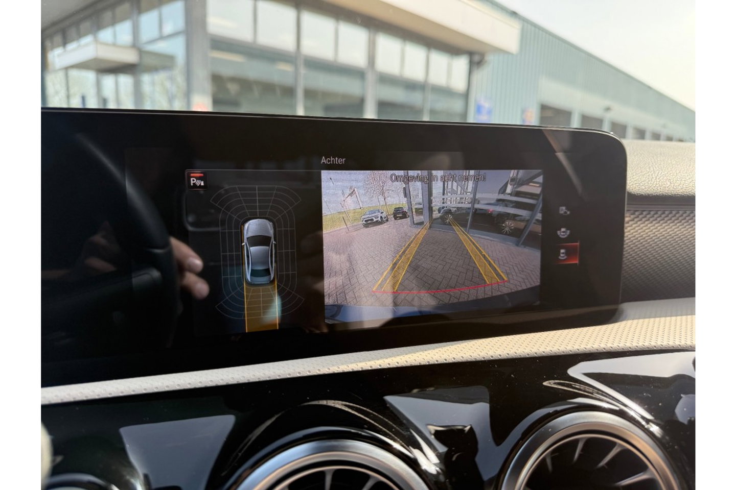 Mercedes-Benz A-Klasse 250e PREMIUM AUTOMAAT PHEV LEER NAVI PDC-CAMERA.