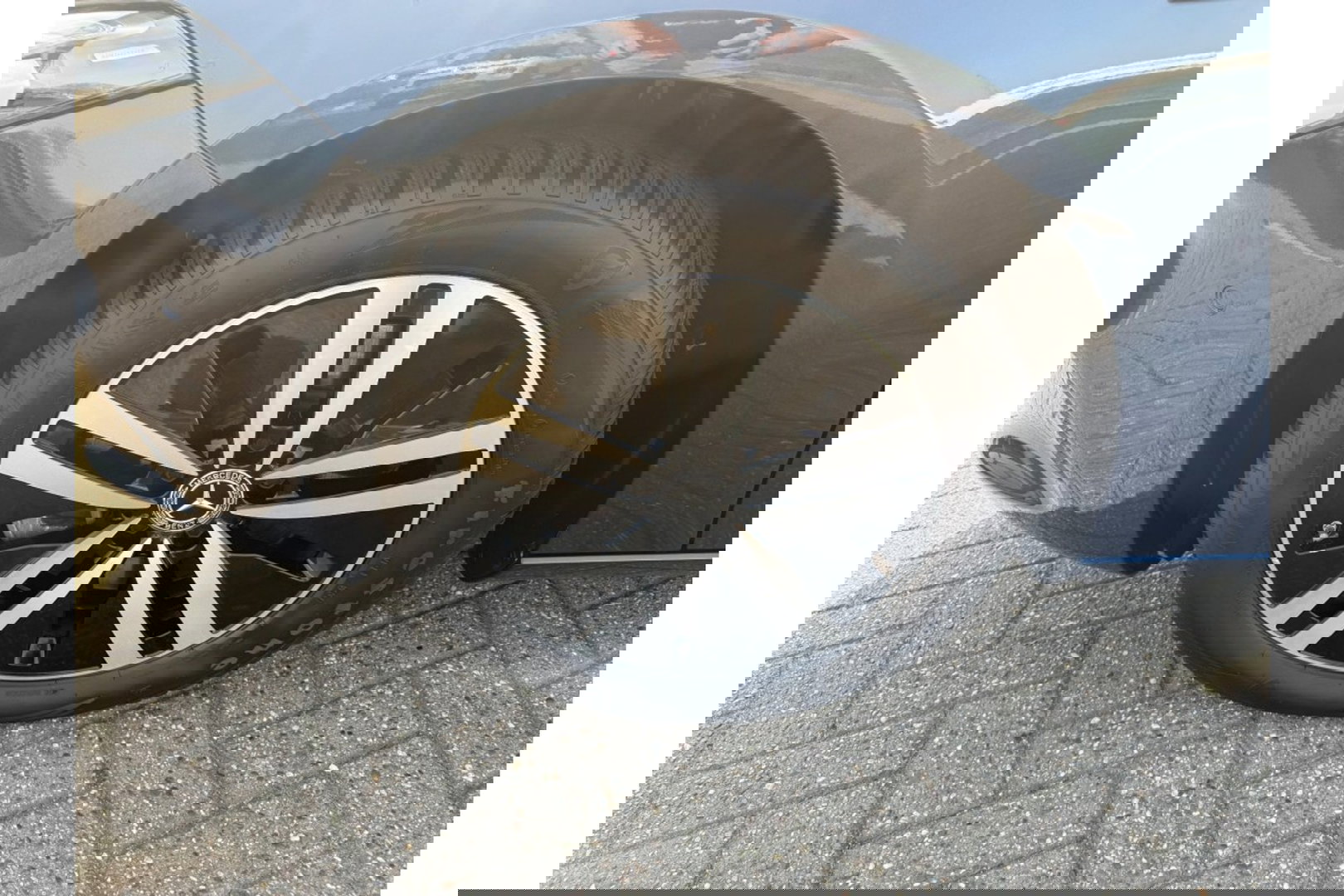 Mercedes-Benz A-Klasse 250e PREMIUM AUTOMAAT PHEV LEER NAVI PDC-CAMERA.