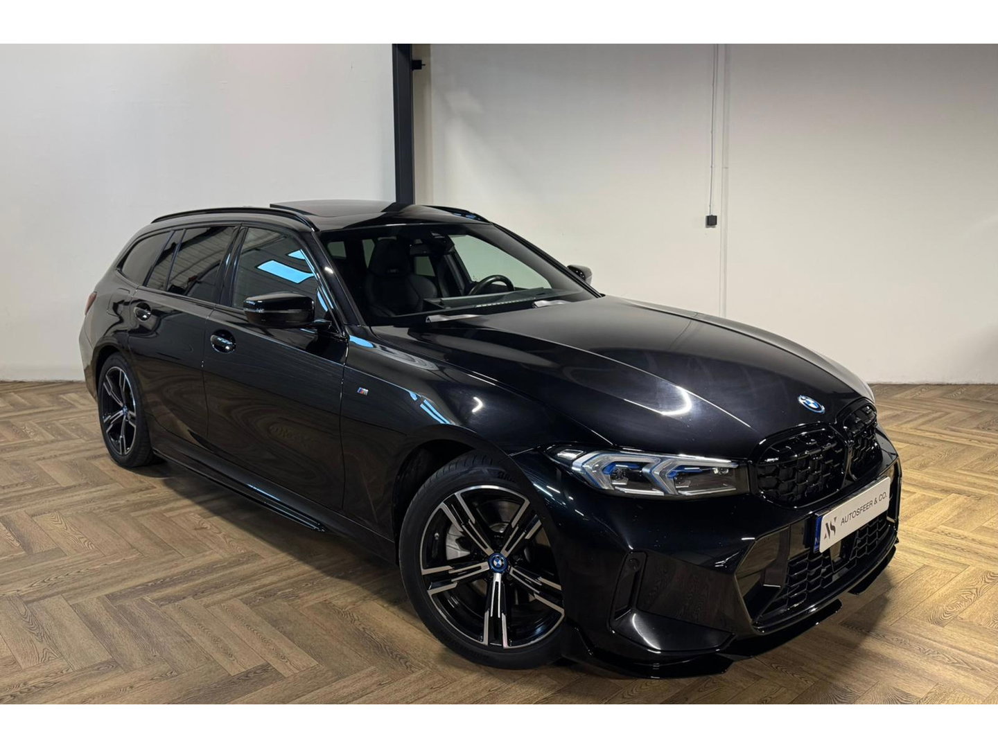 BMW 3 Serie Touring 330e xDrive PANO KEYLESS CAM LASER