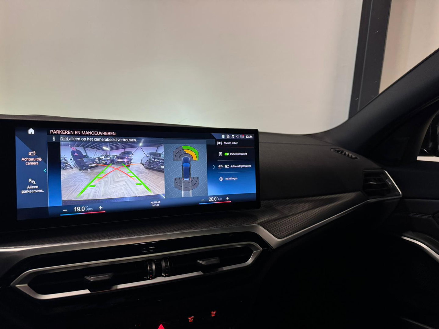 BMW 3 Serie Touring 330e xDrive PANO KEYLESS CAM LASER