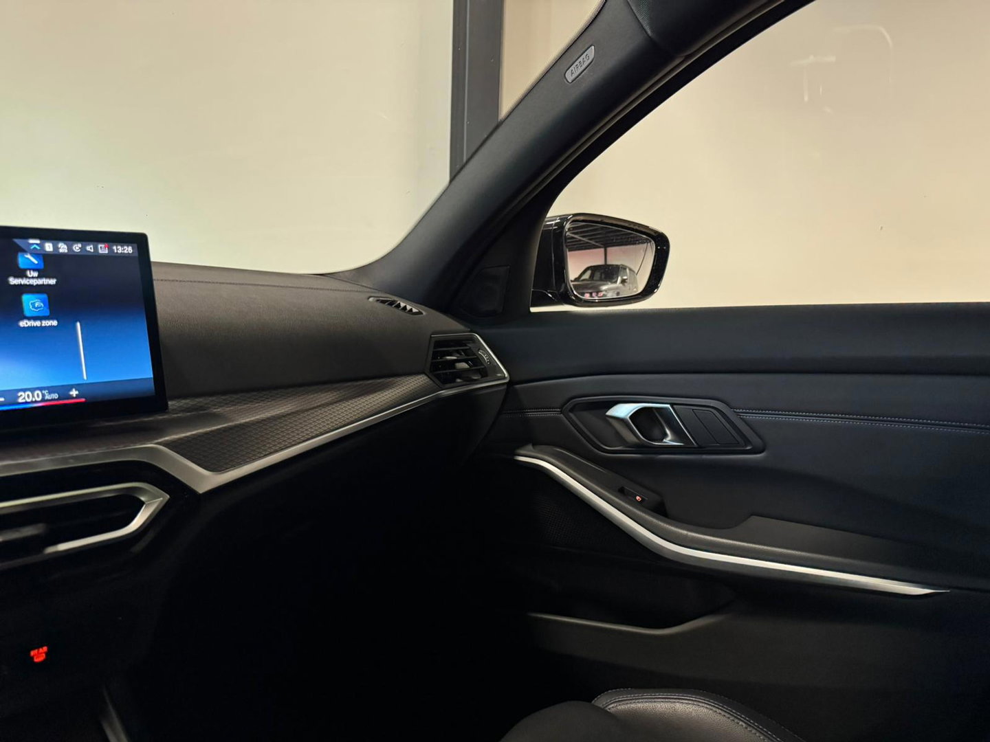 BMW 3 Serie Touring 330e xDrive PANO KEYLESS CAM LASER