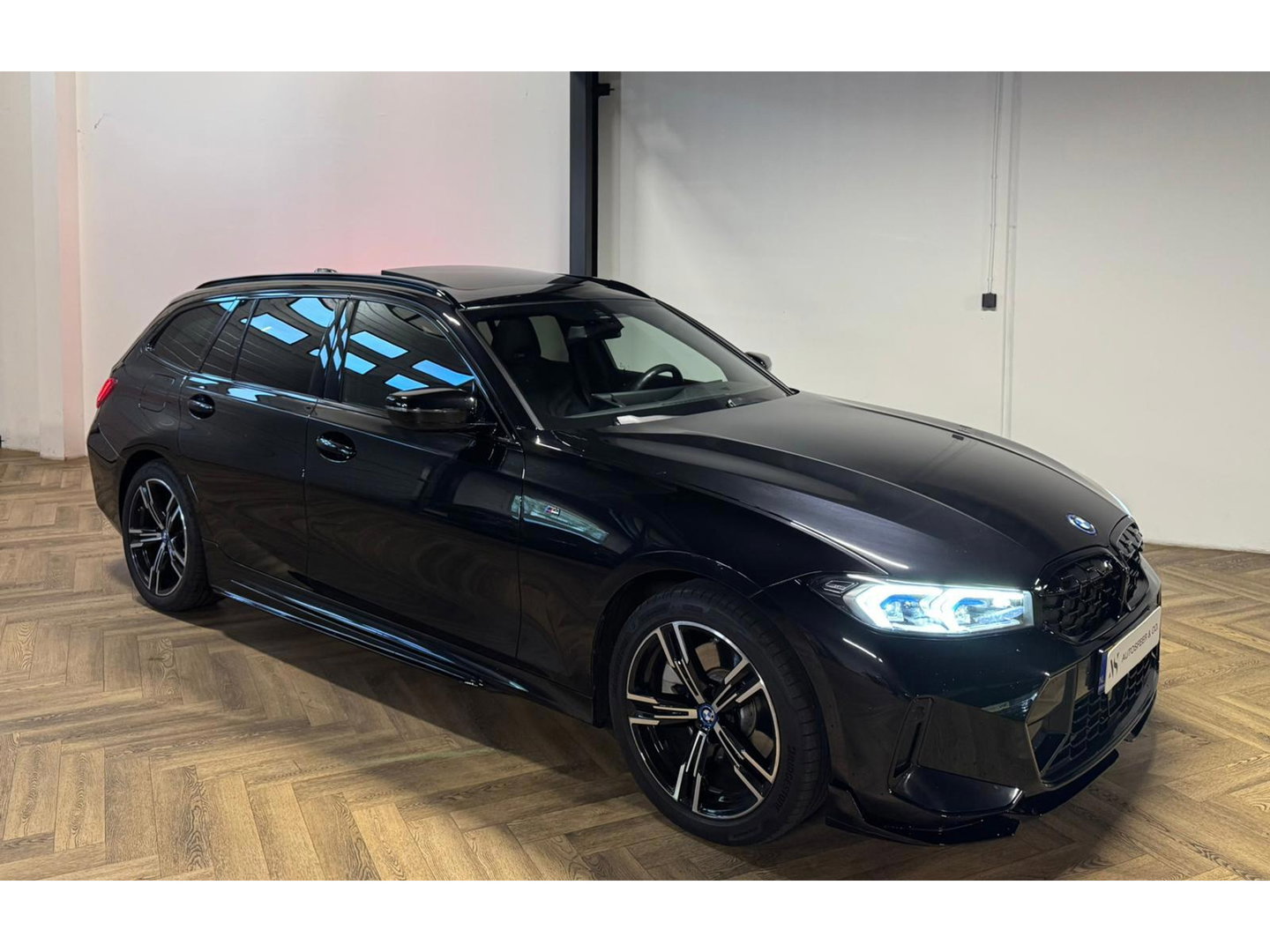BMW 3 Serie Touring 330e xDrive PANO KEYLESS CAM LASER