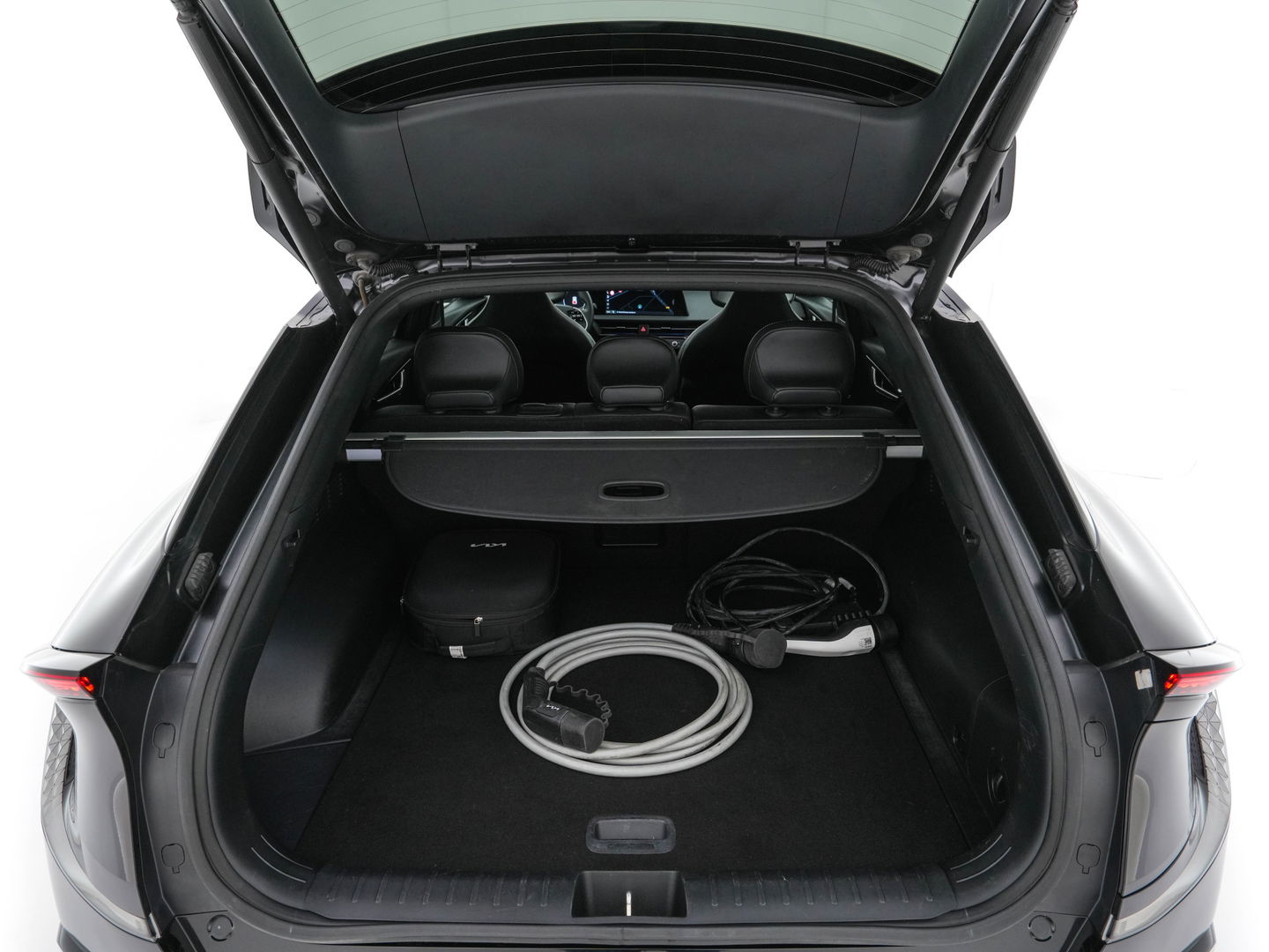 Kia Ev6 GT-Line 77.4 kWh (3-Fase-11kW) {SOH-100%} (INCL-BTW) Aut. *HEATPUMP | PANO | HEAD-UP | LEATHER-ALCANTARA | ADAPTIVE-CRUISE | DIGI-COCKPIT | MERIDIAN-AUDIO | MEMORYPACK | FULL-LED | KEYLESS | TOPVIEW | DAB | BLINDSPOT | NAVI-FULLMAP |