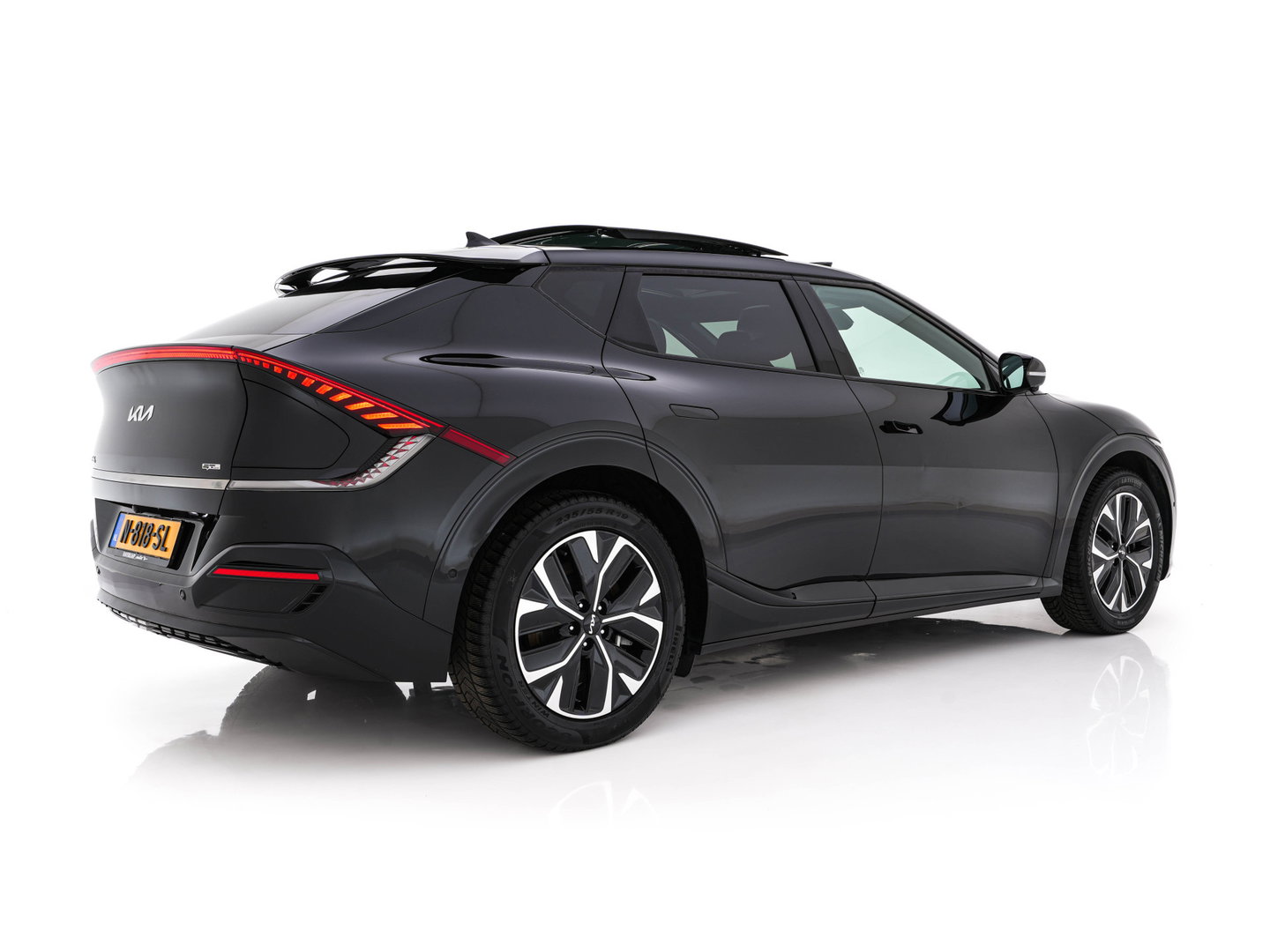 Kia Ev6 GT-Line 77.4 kWh (3-Fase-11kW) {SOH-100%} (INCL-BTW) Aut. *HEATPUMP | PANO | HEAD-UP | LEATHER-ALCANTARA | ADAPTIVE-CRUISE | DIGI-COCKPIT | MERIDIAN-AUDIO | MEMORYPACK | FULL-LED | KEYLESS | TOPVIEW | DAB | BLINDSPOT | NAVI-FULLMAP |