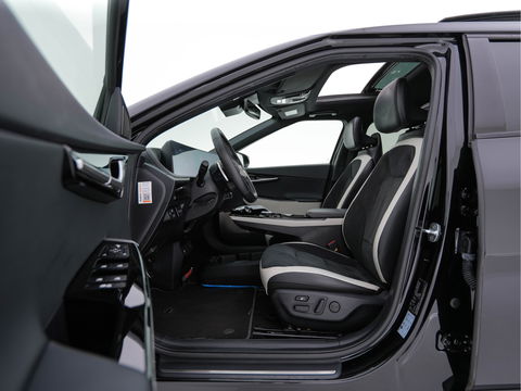 Kia Ev6 GT-Line 77.4 kWh (3-Fase-11kW) {SOH-100%} (INCL-BTW) Aut. *HEATPUMP | PANO | HEAD-UP | LEATHER-ALCANTARA | ADAPTIVE-CRUISE | DIGI-COCKPIT | MERIDIAN-AUDIO | MEMORYPACK | FULL-LED | KEYLESS | TOPVIEW | DAB | BLINDSPOT | NAVI-FULLMAP |
