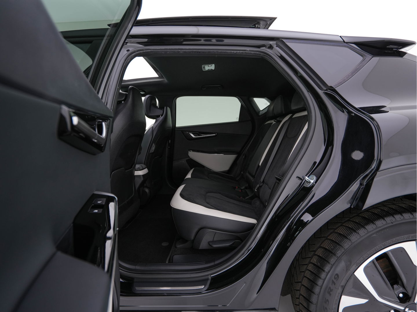 Kia Ev6 GT-Line 77.4 kWh (3-Fase-11kW) {SOH-100%} (INCL-BTW) Aut. *HEATPUMP | PANO | HEAD-UP | LEATHER-ALCANTARA | ADAPTIVE-CRUISE | DIGI-COCKPIT | MERIDIAN-AUDIO | MEMORYPACK | FULL-LED | KEYLESS | TOPVIEW | DAB | BLINDSPOT | NAVI-FULLMAP |