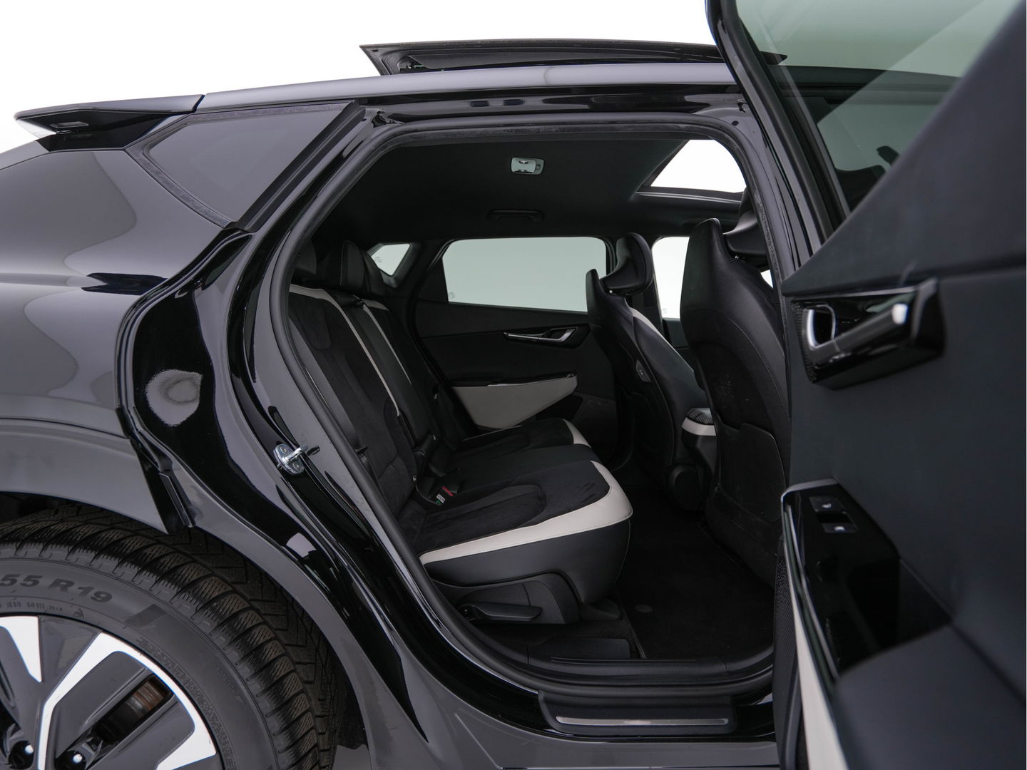 Kia Ev6 GT-Line 77.4 kWh (3-Fase-11kW) {SOH-100%} (INCL-BTW) Aut. *HEATPUMP | PANO | HEAD-UP | LEATHER-ALCANTARA | ADAPTIVE-CRUISE | DIGI-COCKPIT | MERIDIAN-AUDIO | MEMORYPACK | FULL-LED | KEYLESS | TOPVIEW | DAB | BLINDSPOT | NAVI-FULLMAP |