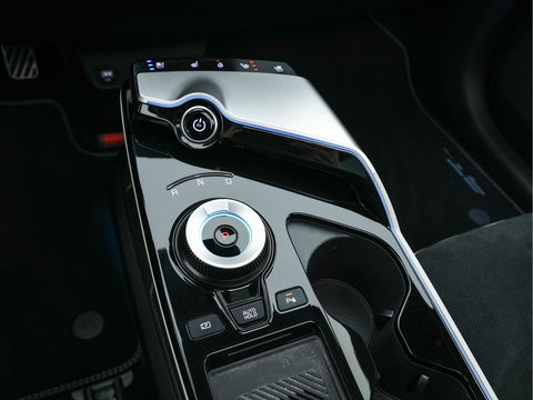 Kia Ev6 GT-Line 77.4 kWh (3-Fase-11kW) {SOH-100%} (INCL-BTW) Aut. *HEATPUMP | PANO | HEAD-UP | LEATHER-ALCANTARA | ADAPTIVE-CRUISE | DIGI-COCKPIT | MERIDIAN-AUDIO | MEMORYPACK | FULL-LED | KEYLESS | TOPVIEW | DAB | BLINDSPOT | NAVI-FULLMAP |