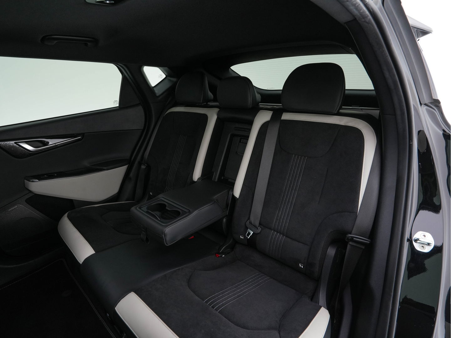 Kia Ev6 GT-Line 77.4 kWh (3-Fase-11kW) {SOH-100%} (INCL-BTW) Aut. *HEATPUMP | PANO | HEAD-UP | LEATHER-ALCANTARA | ADAPTIVE-CRUISE | DIGI-COCKPIT | MERIDIAN-AUDIO | MEMORYPACK | FULL-LED | KEYLESS | TOPVIEW | DAB | BLINDSPOT | NAVI-FULLMAP |