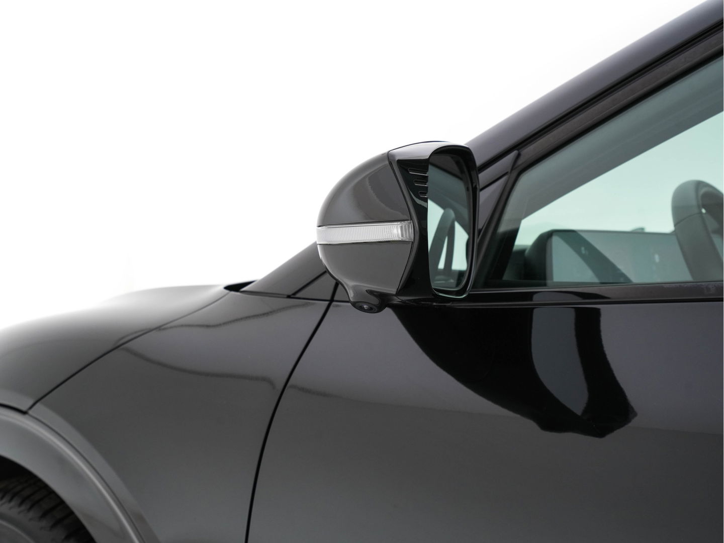 Kia Ev6 GT-Line 77.4 kWh (3-Fase-11kW) {SOH-100%} (INCL-BTW) Aut. *HEATPUMP | PANO | HEAD-UP | LEATHER-ALCANTARA | ADAPTIVE-CRUISE | DIGI-COCKPIT | MERIDIAN-AUDIO | MEMORYPACK | FULL-LED | KEYLESS | TOPVIEW | DAB | BLINDSPOT | NAVI-FULLMAP |