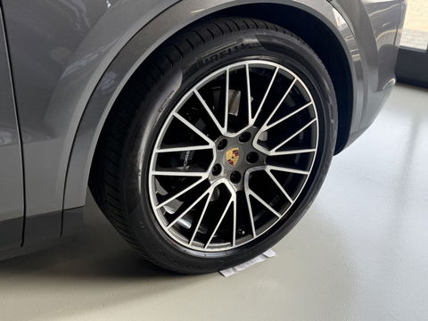 Porsche Cayenne 3.0 E-Hybrid 462PK / Platinum Edit. / 2022 / 360°