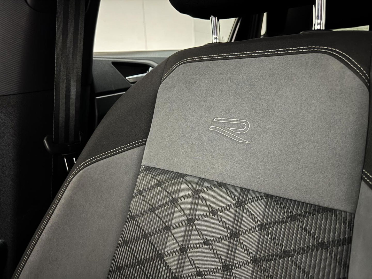 Volkswagen Polo 1.0 TSI R-Line Pano Virtual DSG Carplay NAP