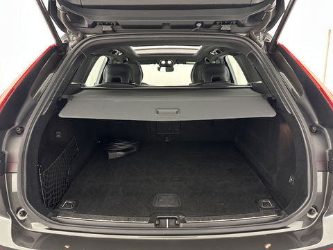 Volvo XC60 2.0 T6 AWD R-Design (Plug-In) (INCL-BTW) Aut. *PANO | LEATHER | FULL-LED | MEMORY-PACK | DIGI-COCKPIT | KEYLESS | CAMERA | BLINDSPOT | HEATED-SPORTSEATS | NAVI-FULLMAP | ECC | PDC | ADAPTIVE-CRUISE | MODEL 2022 | TOWBAR*