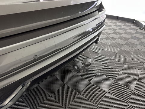 Volvo XC60 2.0 T6 AWD R-Design (Plug-In) (INCL-BTW) Aut. *PANO | LEATHER | FULL-LED | MEMORY-PACK | DIGI-COCKPIT | KEYLESS | CAMERA | BLINDSPOT | HEATED-SPORTSEATS | NAVI-FULLMAP | ECC | PDC | ADAPTIVE-CRUISE | MODEL 2022 | TOWBAR*